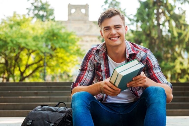5 Reasons to Consider a Small Christian Liberal Arts College